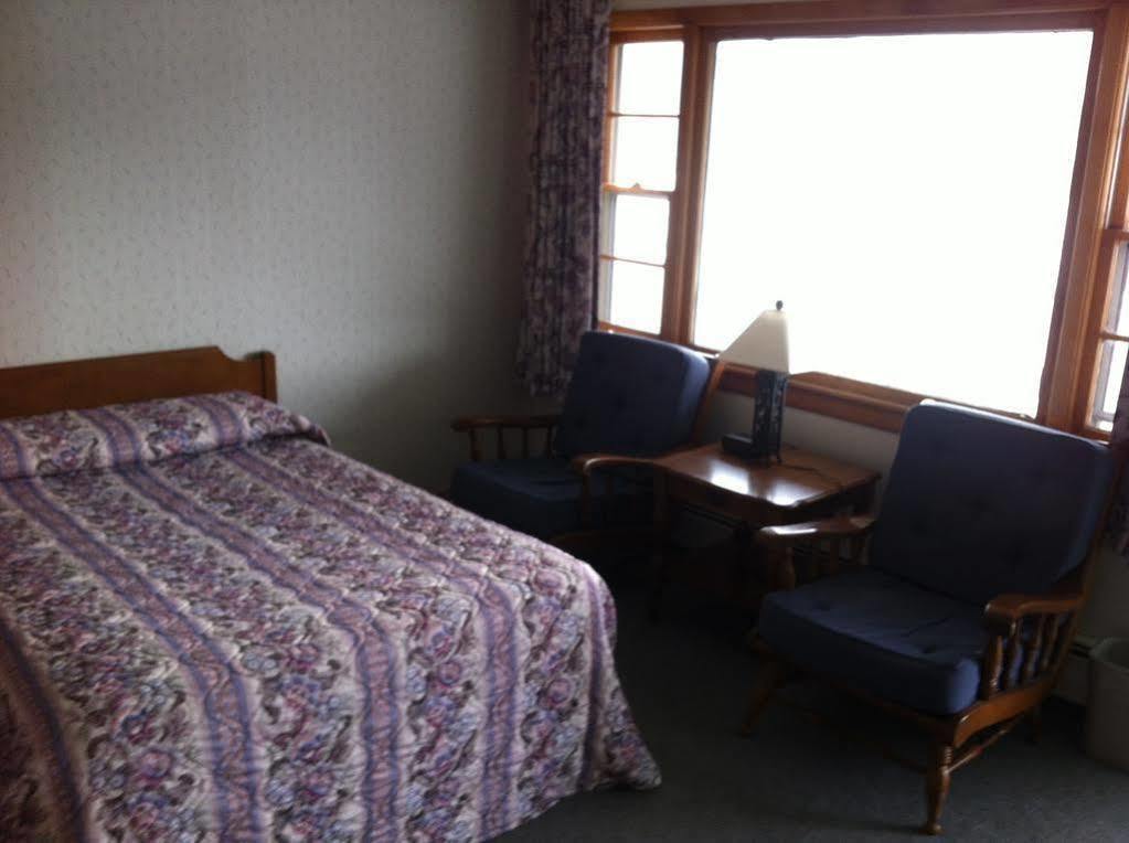 Ladd Brook Inn Pownal Exterior foto