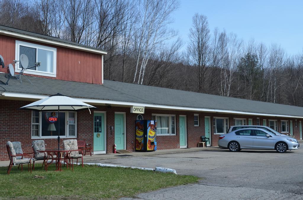 Ladd Brook Inn Pownal Exterior foto